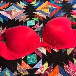 Red VS bra